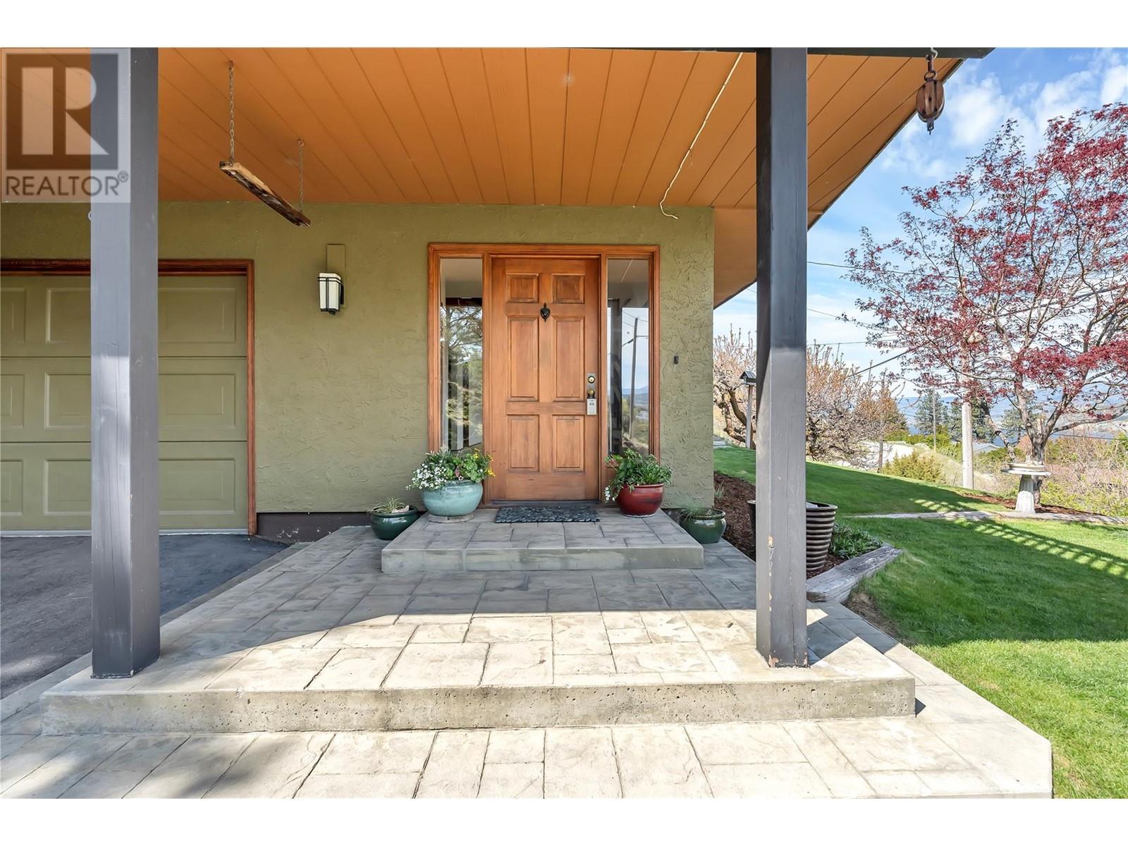 421 Pineview Drive, Kaleden