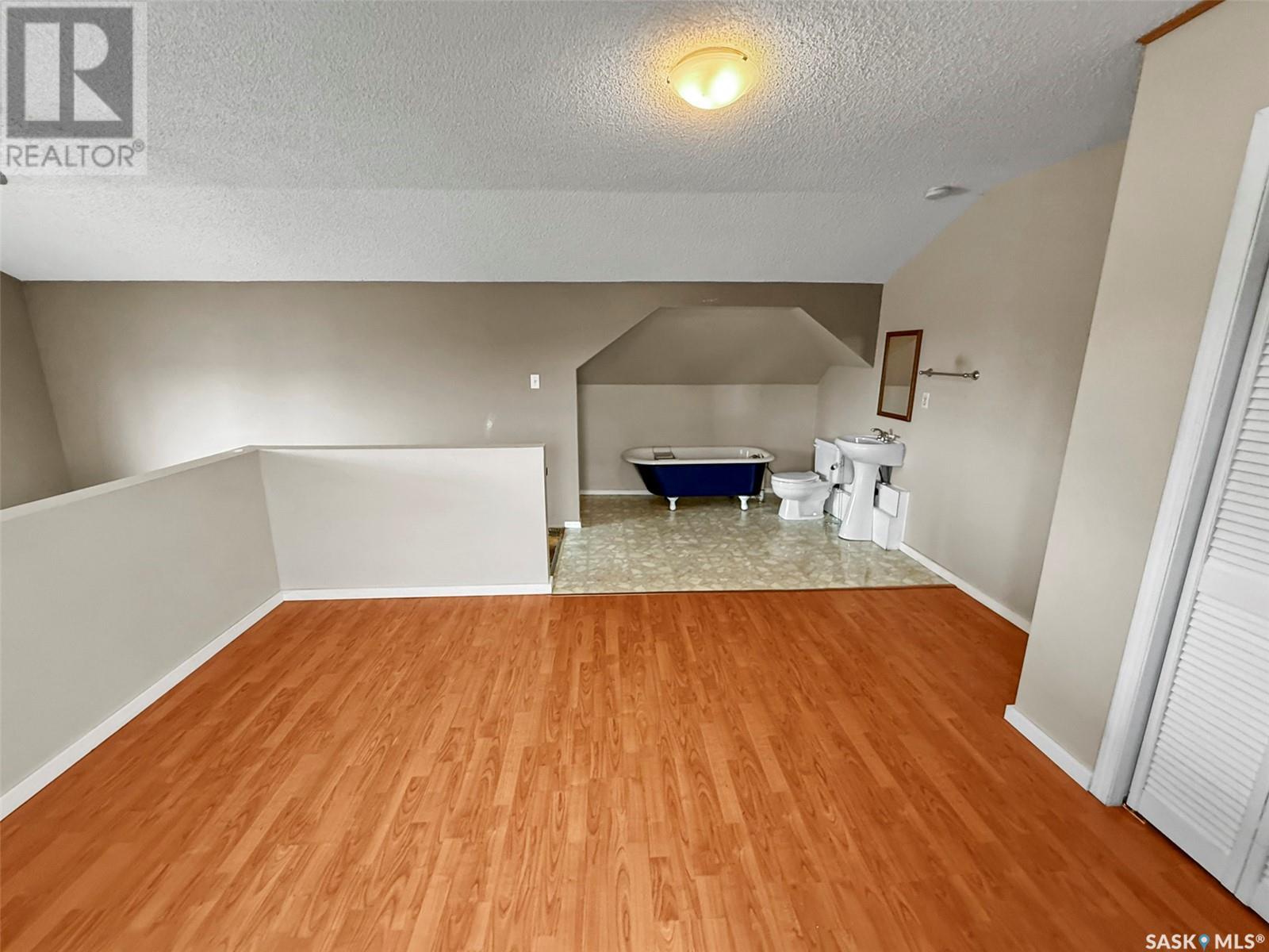 121 6th AVENUE NE, Swift Current, Saskatchewan