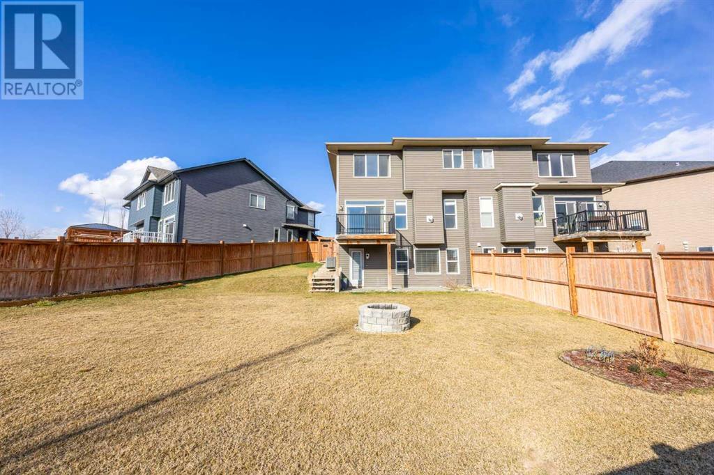 Single Family House for Sale in  Evansglen Court NW Evanston Calgary 