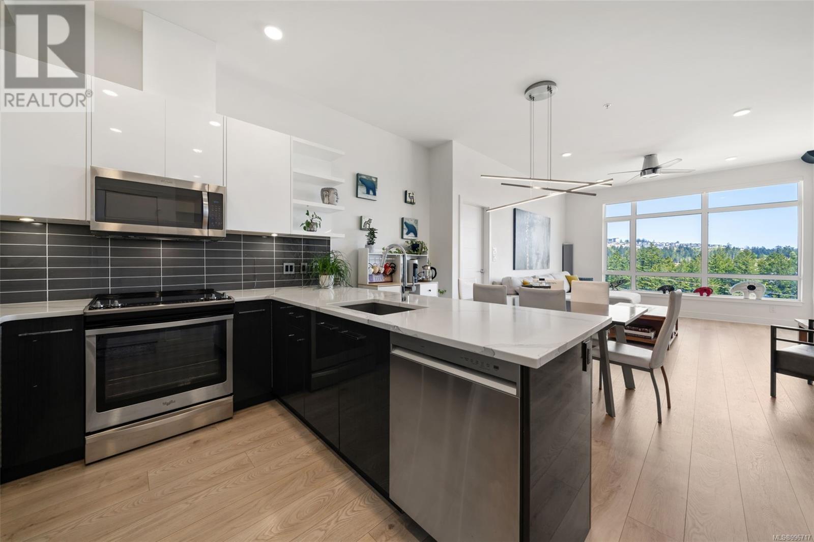 604 1311 Lakepoint Way, Langford