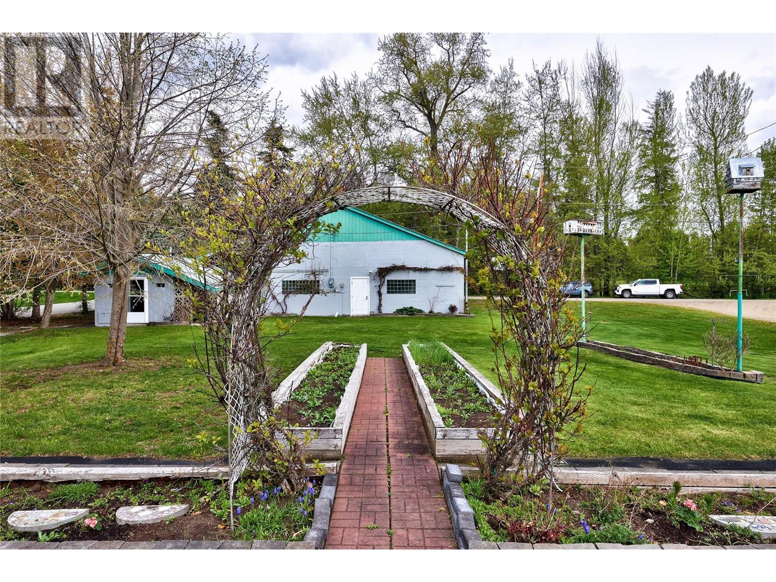  3726 Zinck Road, Scotch Creek