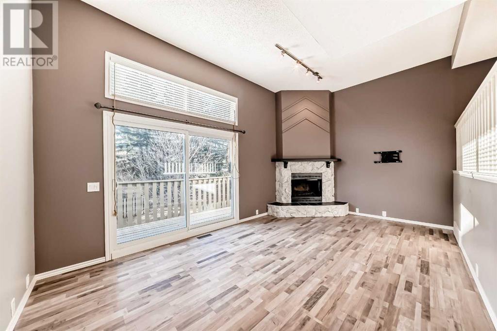 Single Family House 4 Level for Sale in  Glamis Terrace SW Glamorgan Calgary 