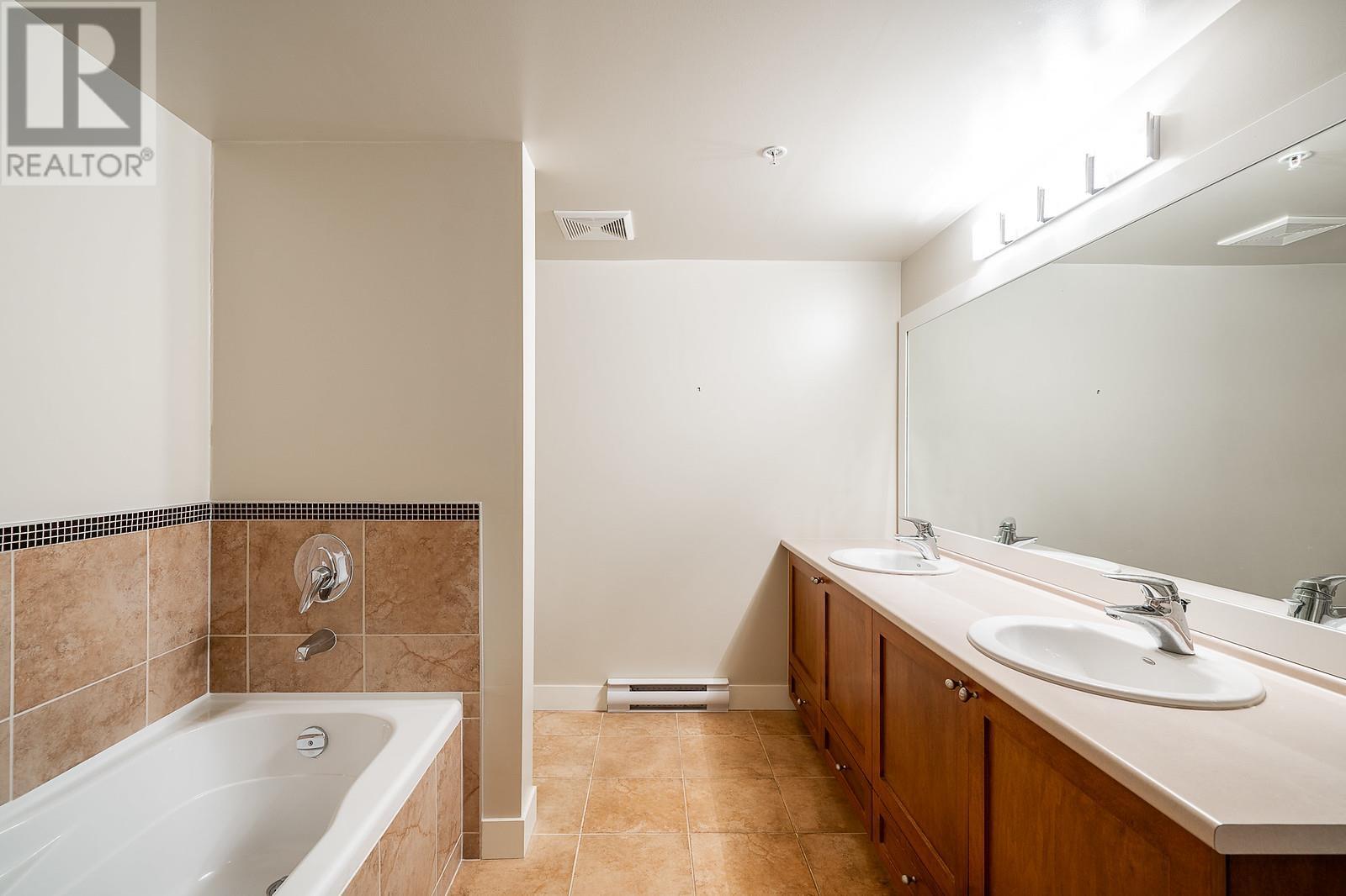 123 19673 MEADOW GARDENS WAY, Pitt Meadows