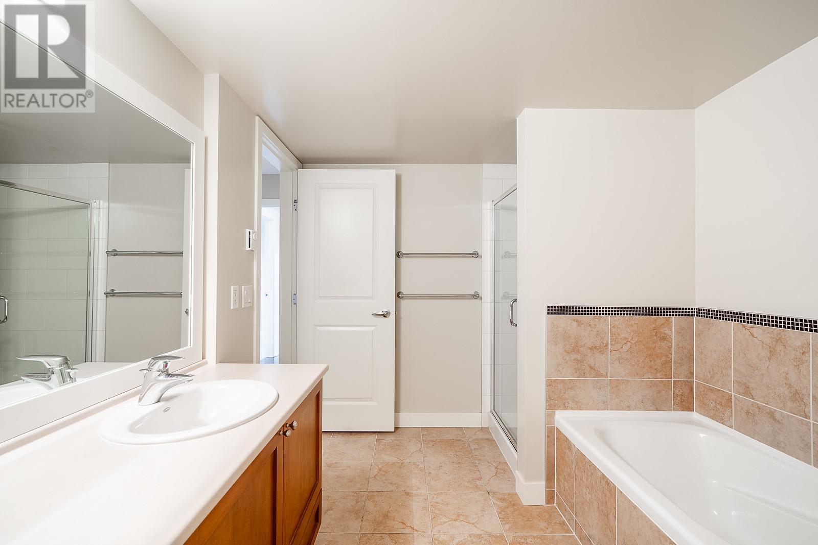 123 19673 MEADOW GARDENS WAY, Pitt Meadows real estate listing R2994966