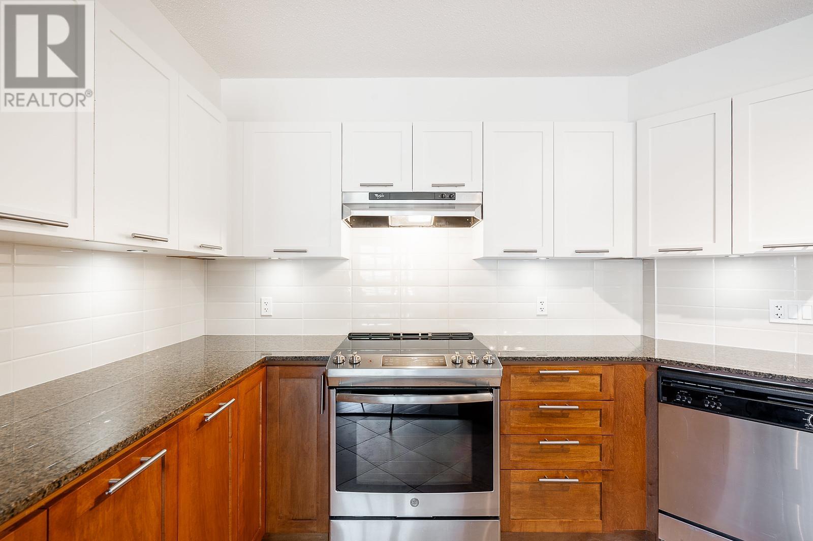 123 19673 MEADOW GARDENS WAY, Pitt Meadows real estate listing R2994966