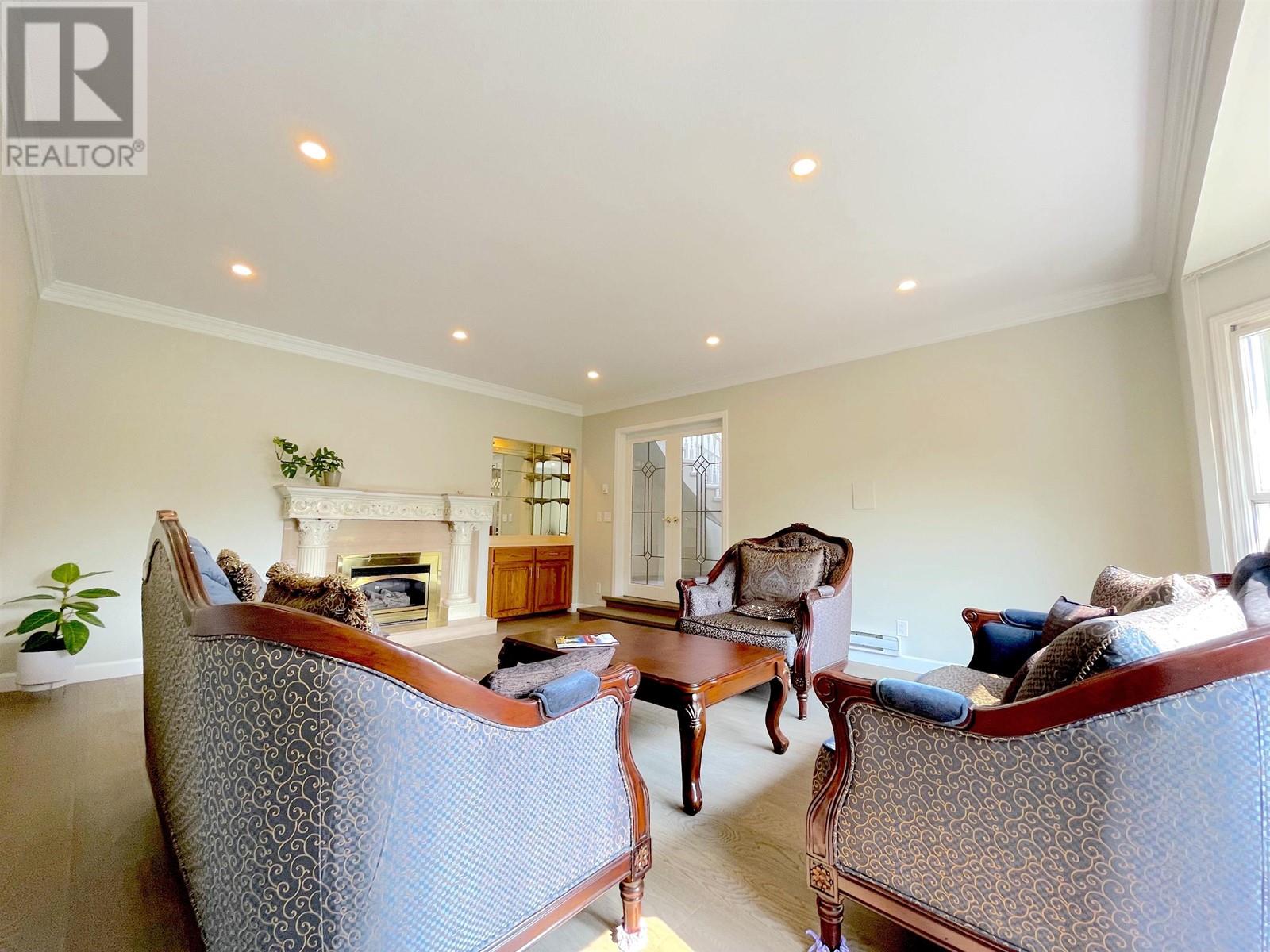 Photo 6 of 7371 Sunnymede Crescent, Richmond BC