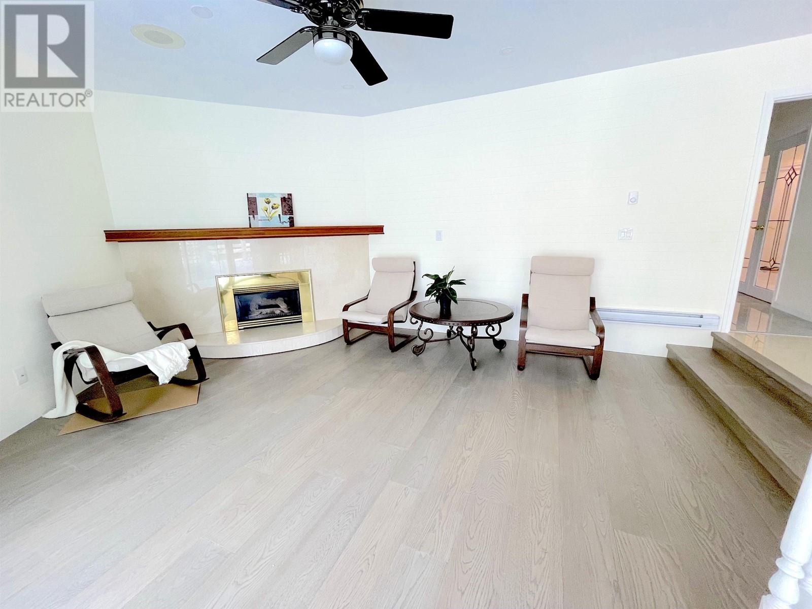 Photo 8 of 7371 Sunnymede Crescent, Richmond BC