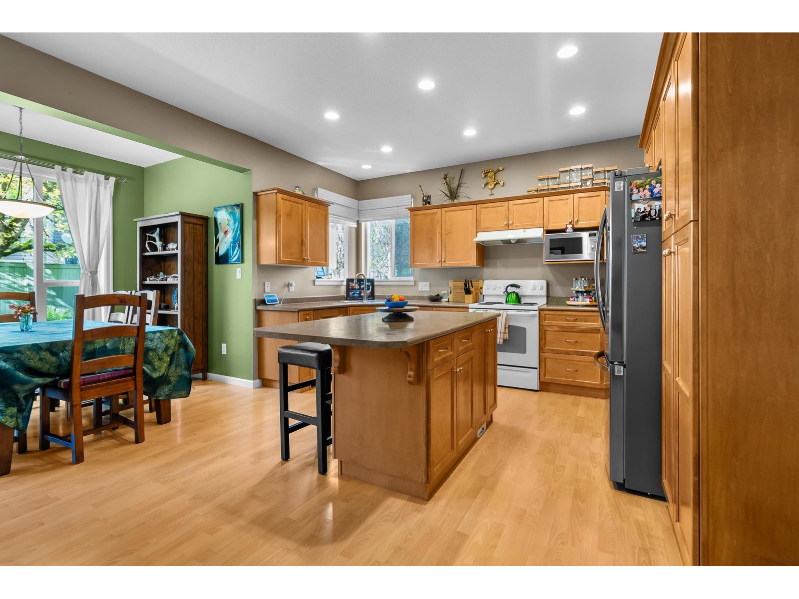 65887 PARK AVENUE, Kawkawa Lake, Hope