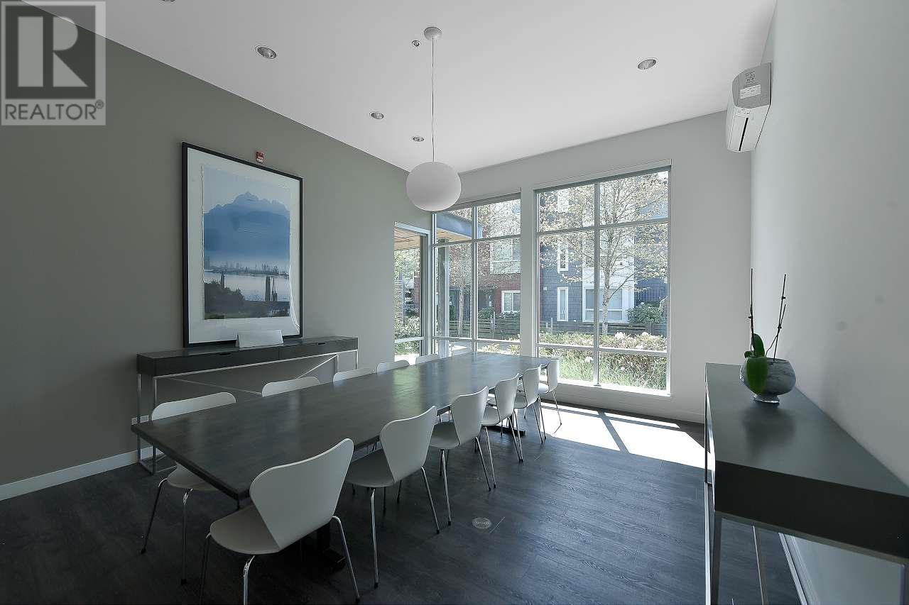 305 550 SEABORNE PLACE, Port Coquitlam real estate listing R2994862