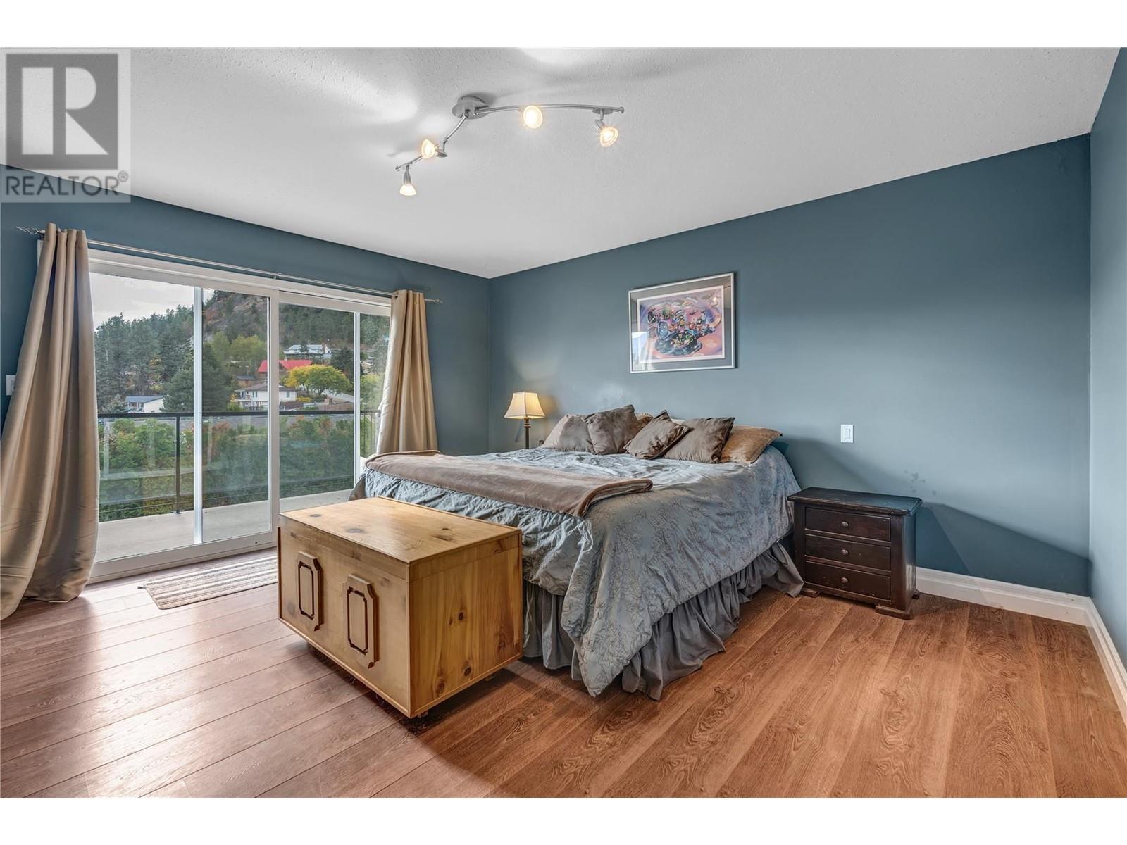  6401 Harrison Heights, Summerland