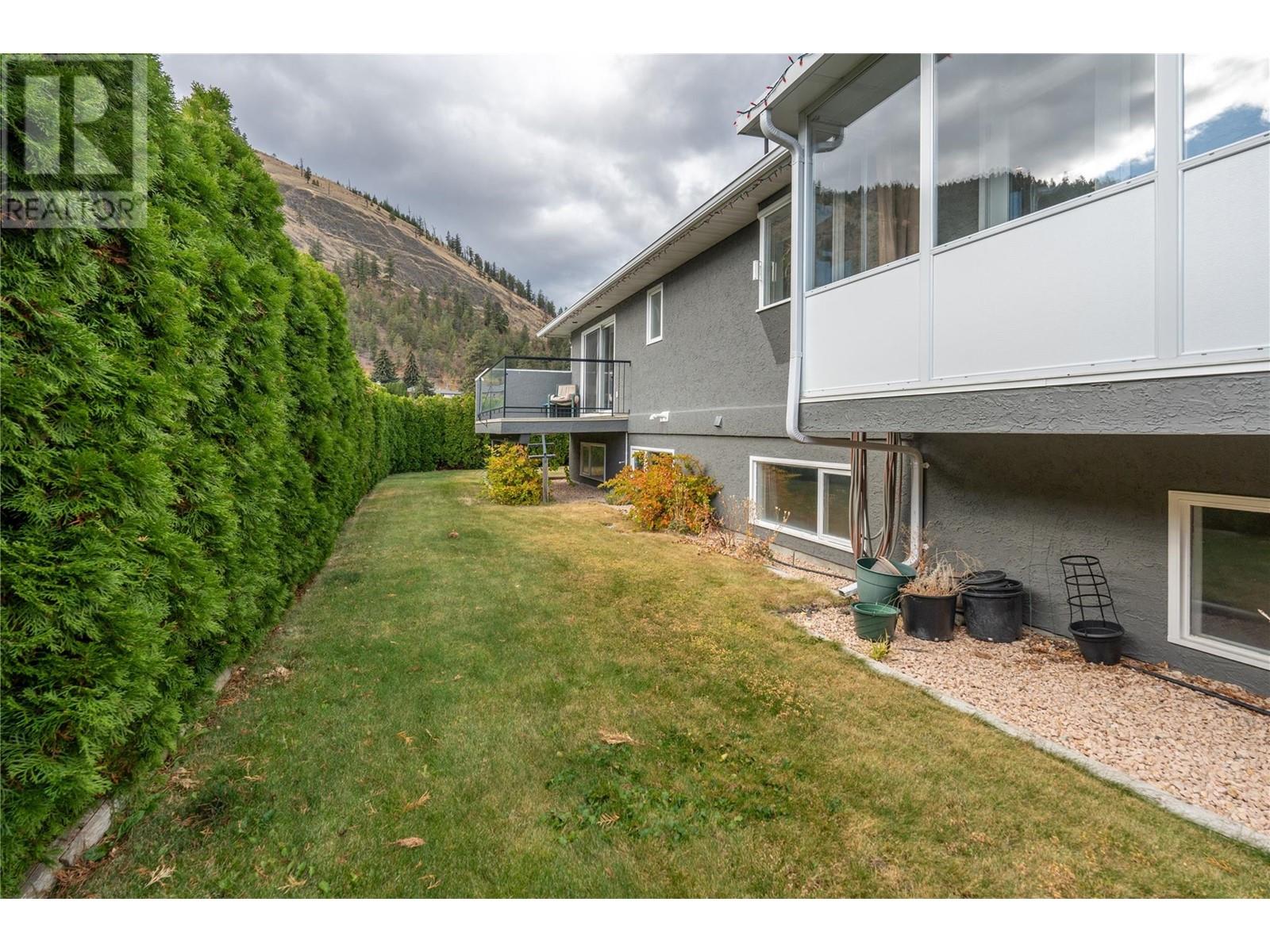  6401 Harrison Heights, Summerland