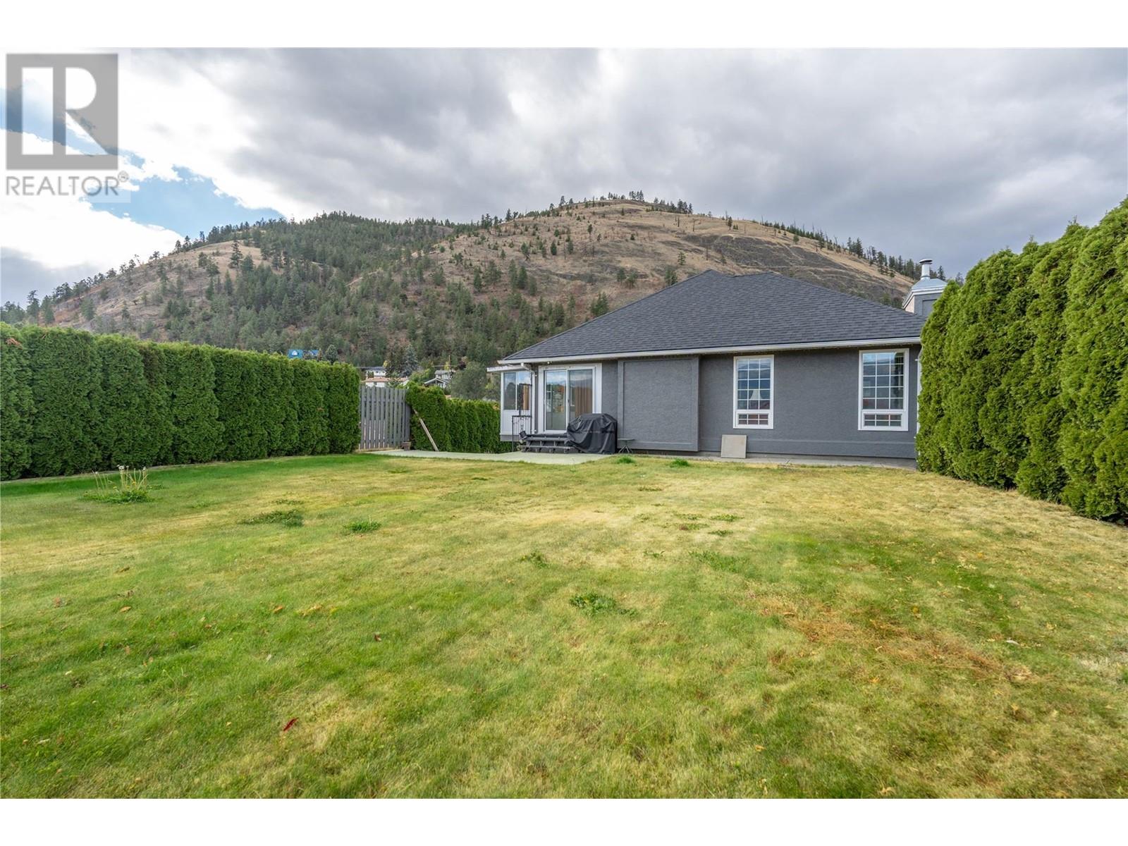 6401 Harrison Heights, Summerland