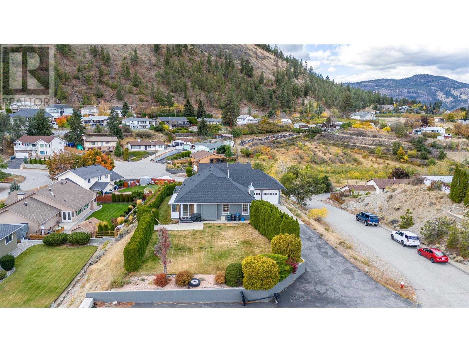  6401 Harrison Heights, Summerland