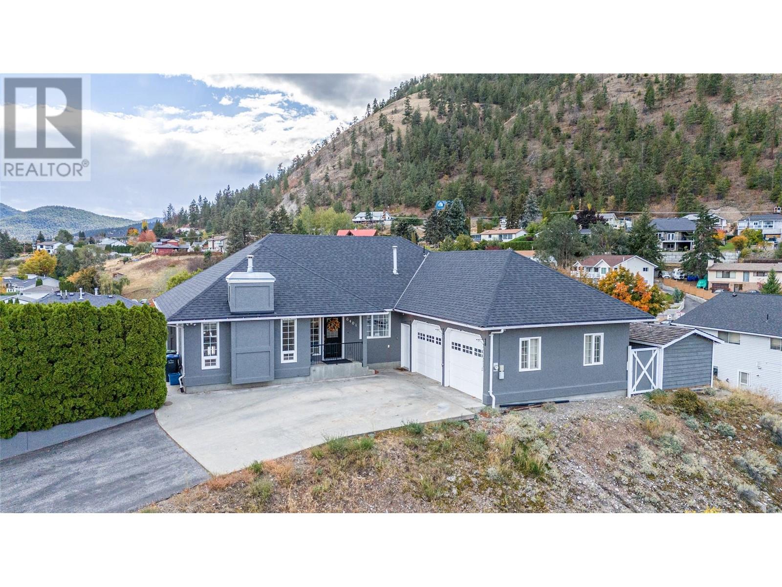  6401 Harrison Heights, Summerland