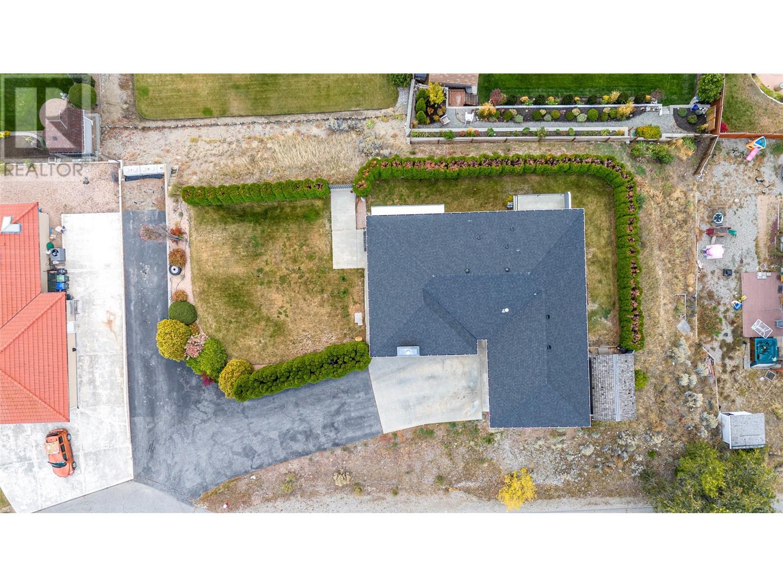  6401 Harrison Heights, Summerland