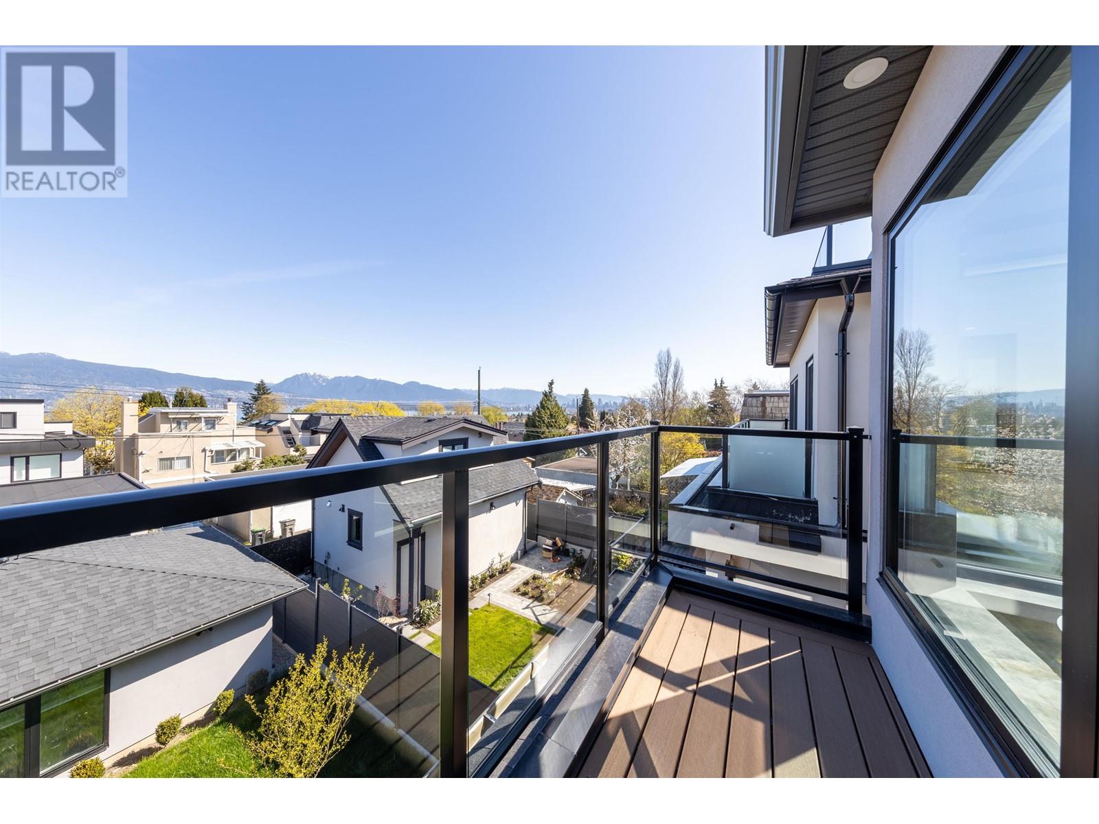 Photo 23 of 4039 W 11 Th Avenue, Vancouver BC