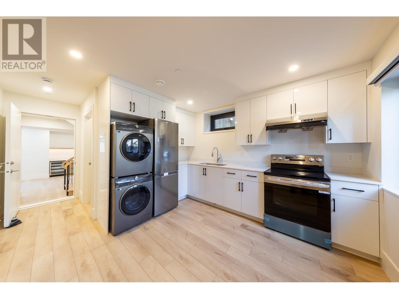 Photo 36 of 4039 W 11 Th Avenue, Vancouver BC