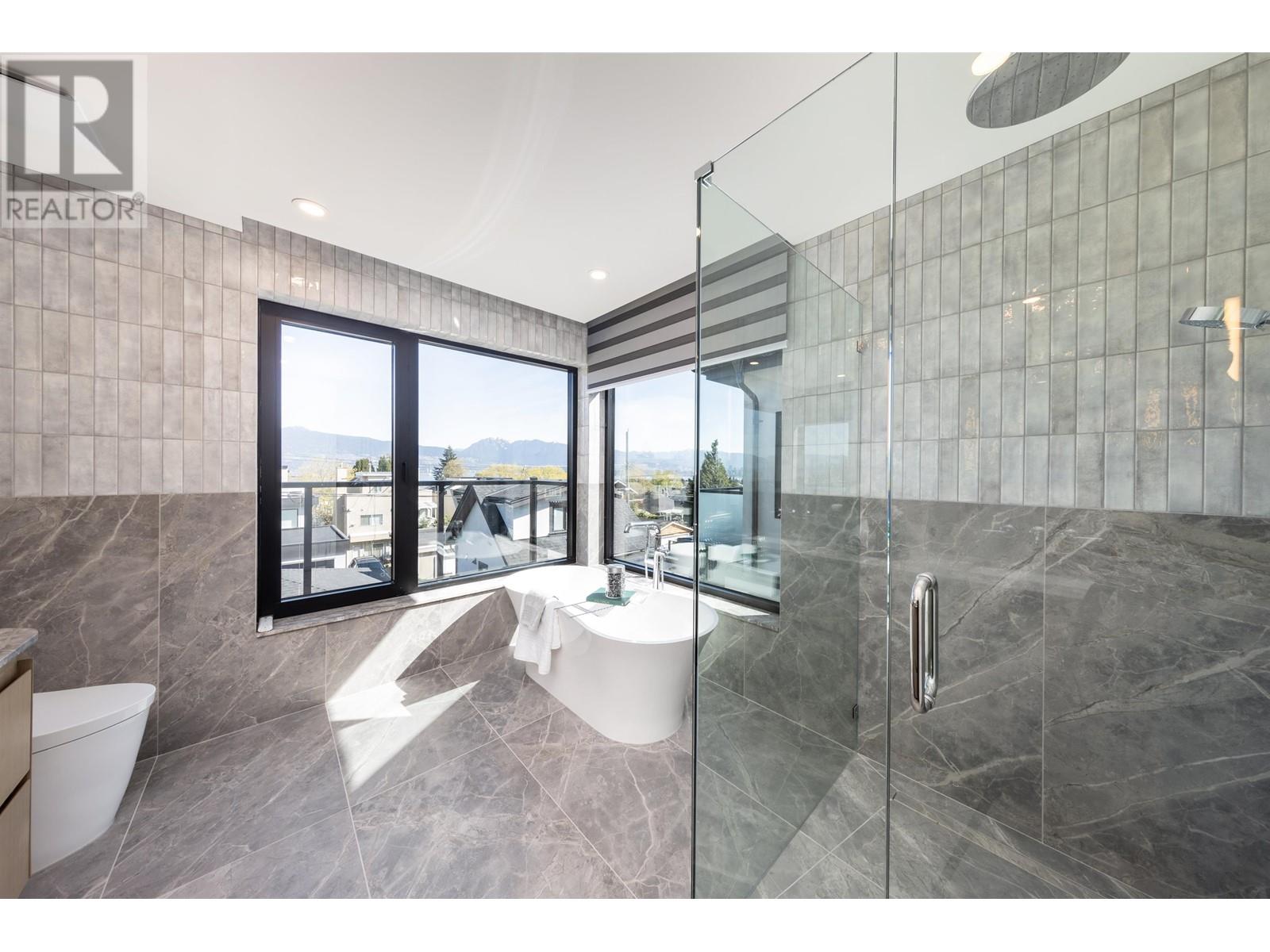 Photo 27 of 4039 W 11 Th Avenue, Vancouver BC