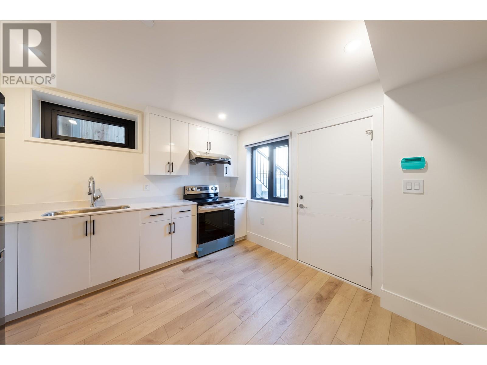 Photo 37 of 4039 W 11 Th Avenue, Vancouver BC