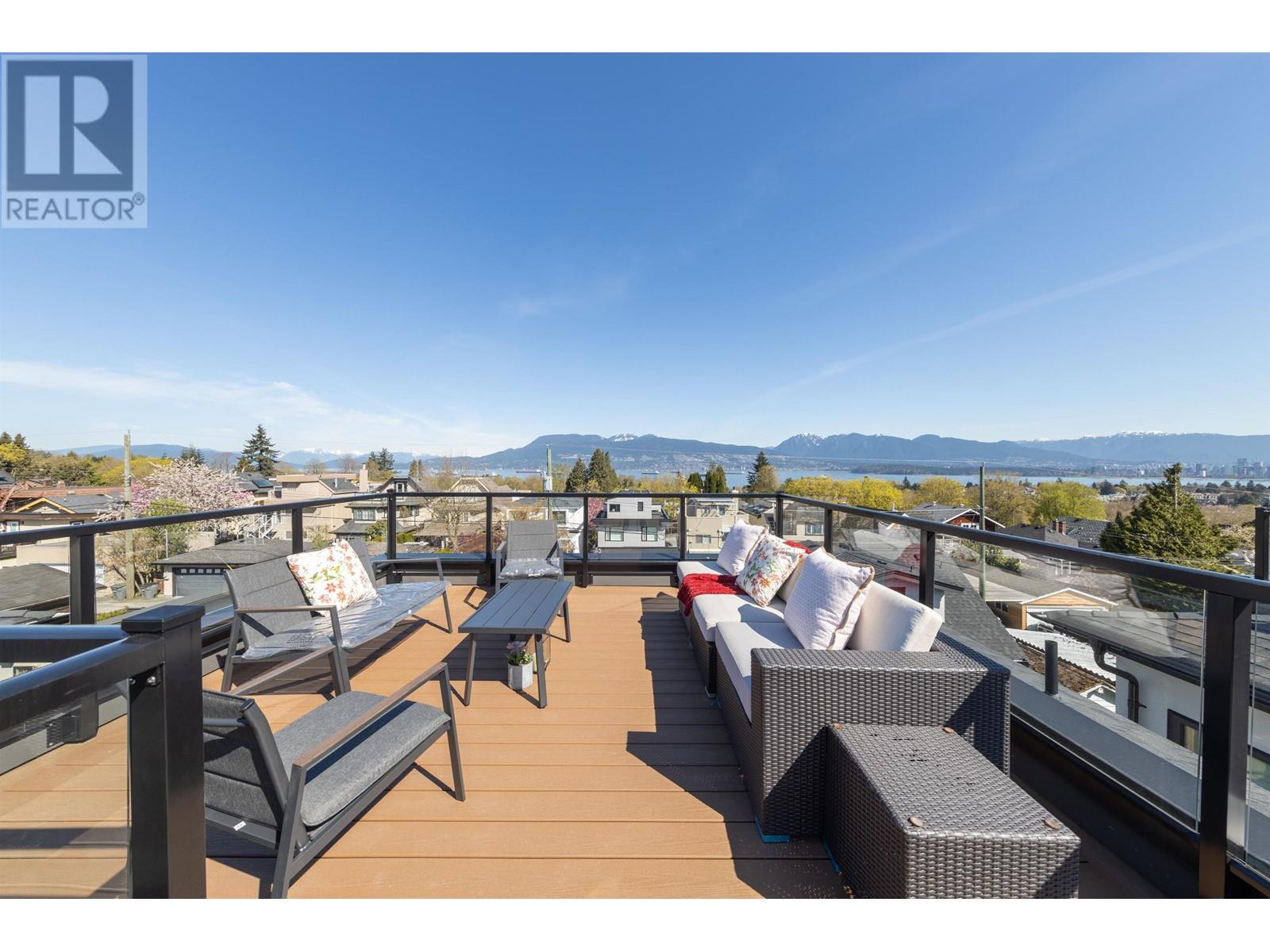 Photo 32 of 4039 W 11 Th Avenue, Vancouver BC