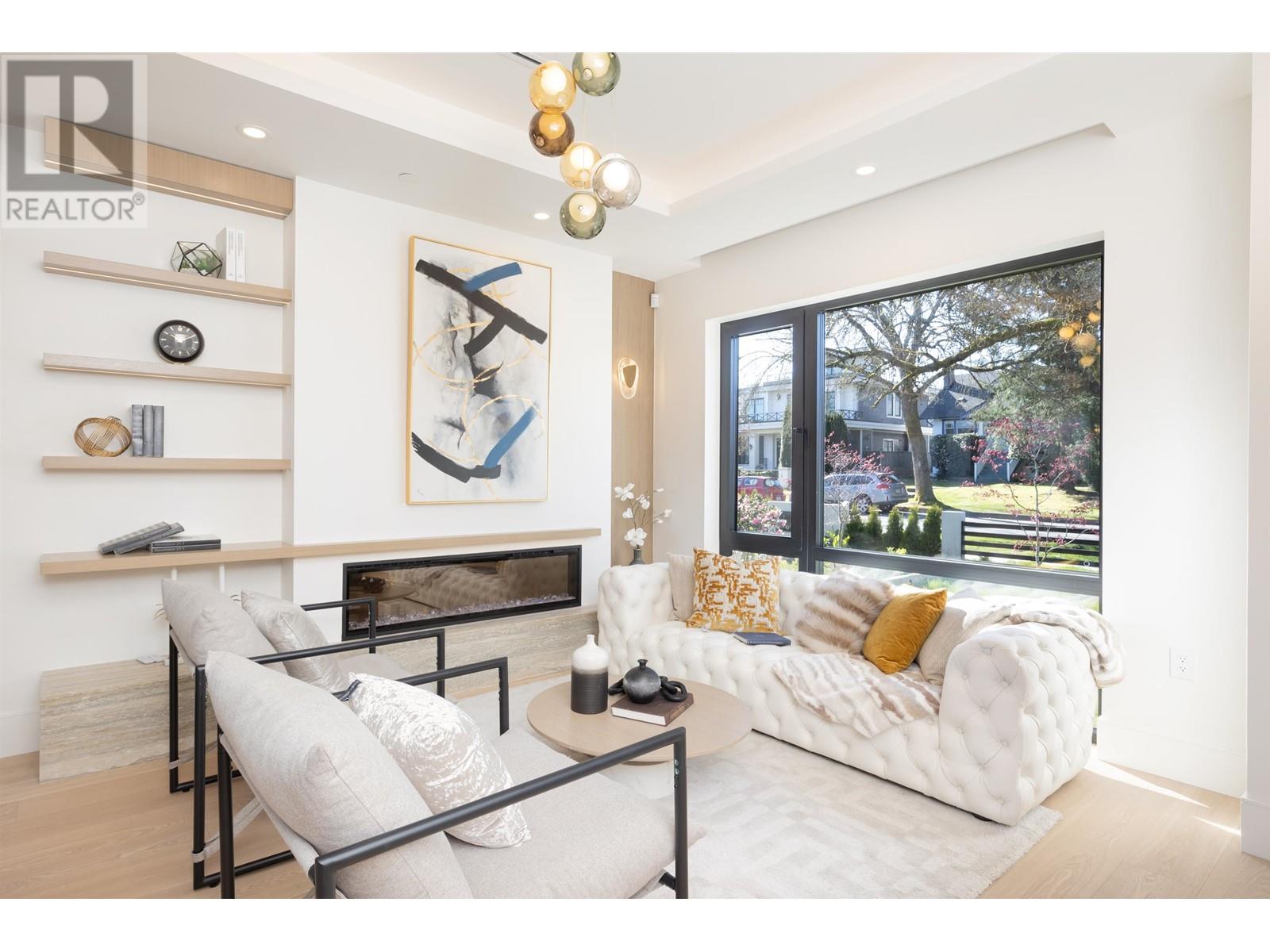 Photo 11 of 4039 W 11 Th Avenue, Vancouver BC