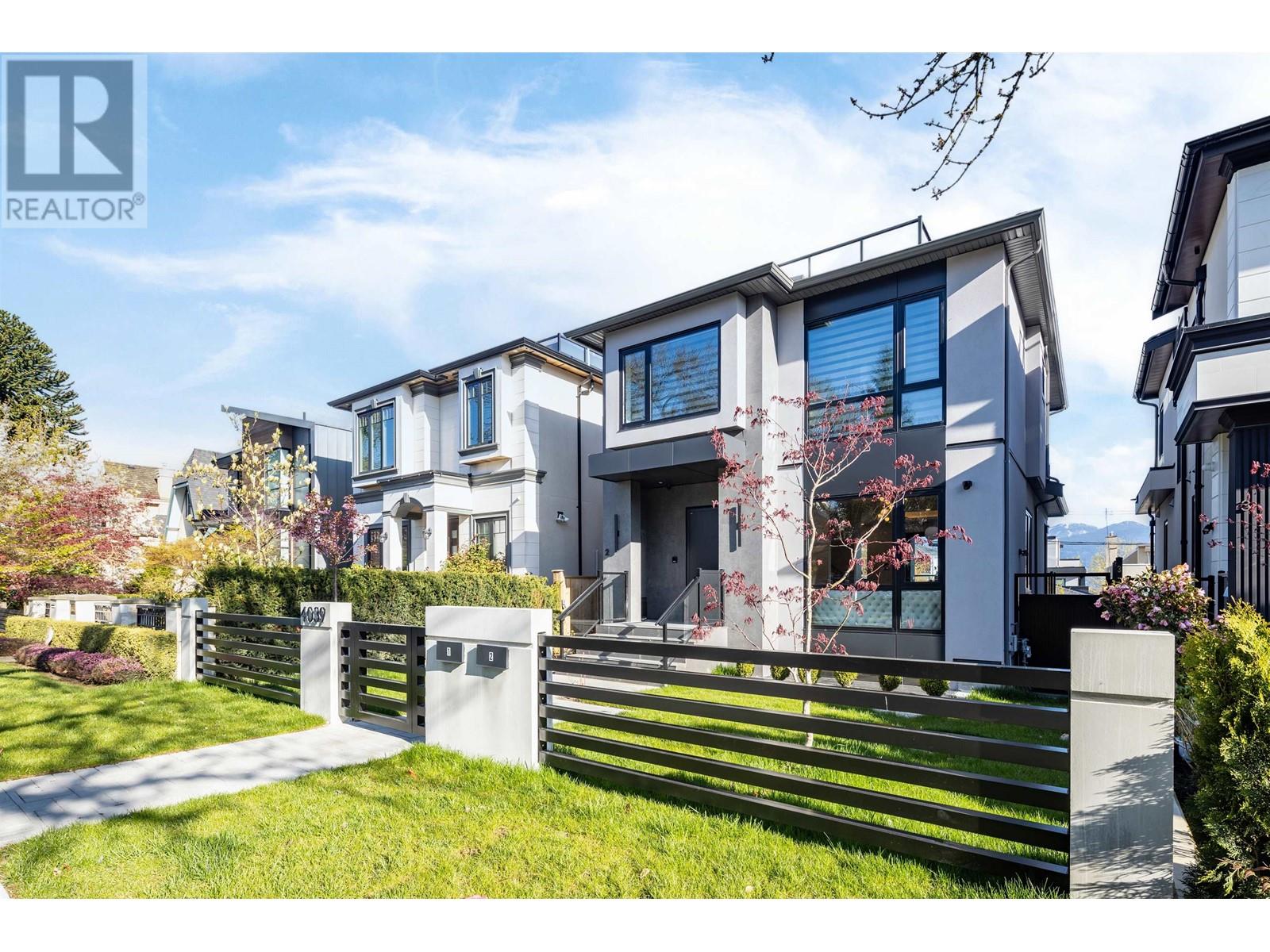 Photo 3 of 4039 W 11 Th Avenue, Vancouver BC