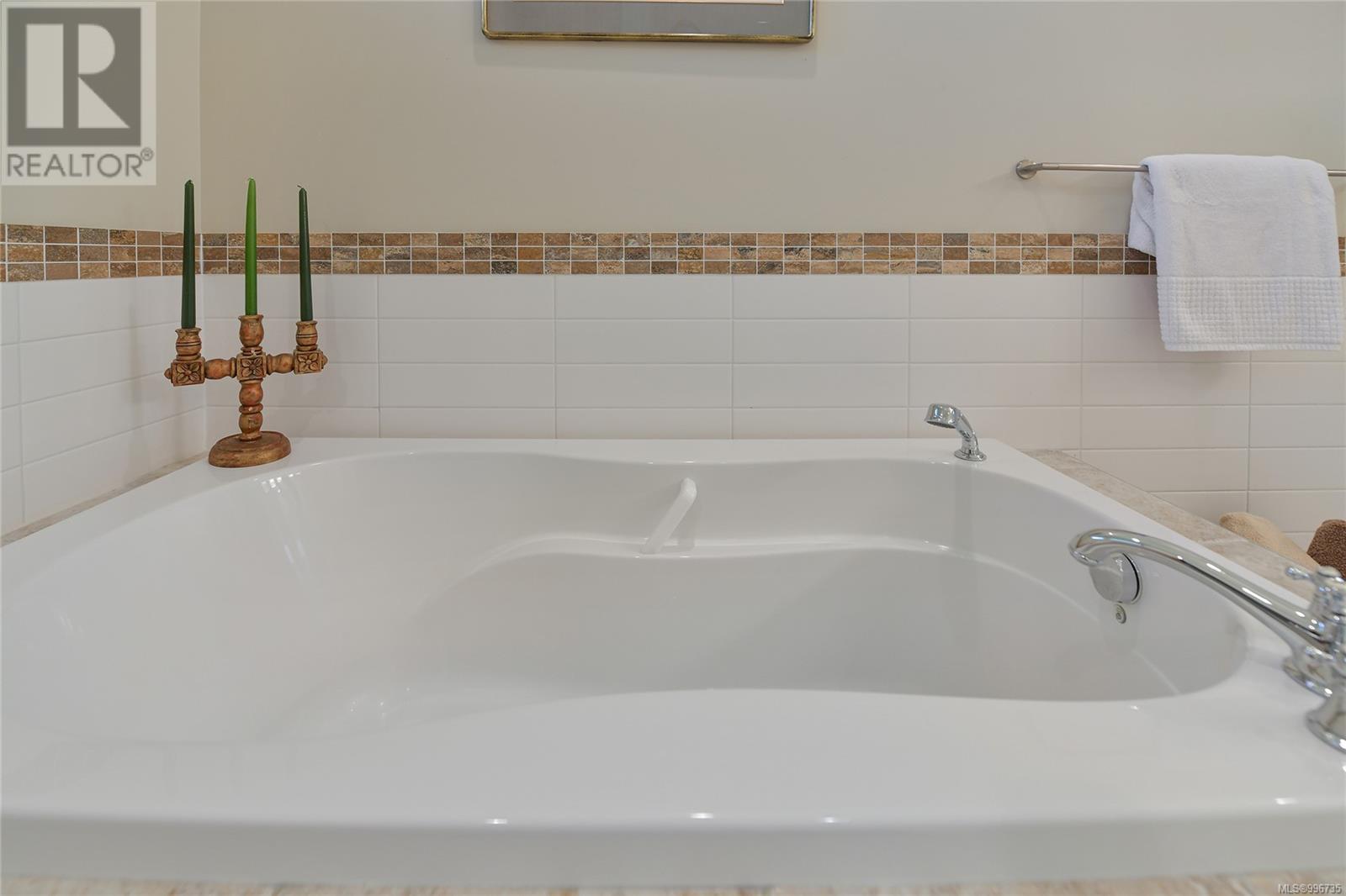  1284 Oceanwood Lane, Saanich