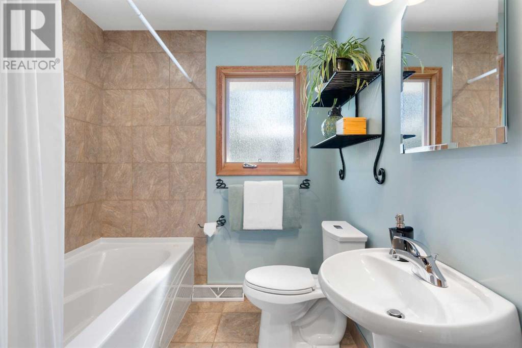 Single Family House Bungalow for Sale in  Tecumseh Road SW Richmond Calgary 
