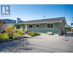 12240 SAUNDERS Crescent, Summerland