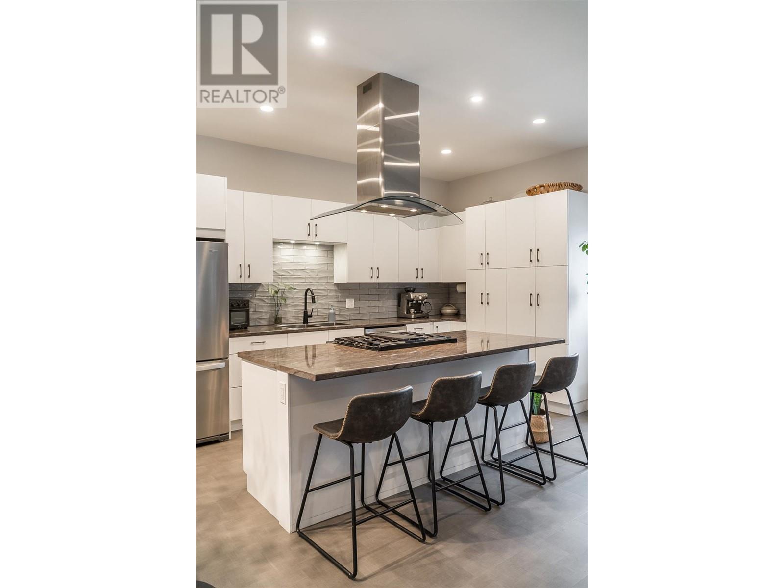 325 CHATHAM Street Unit# 1, Nelson