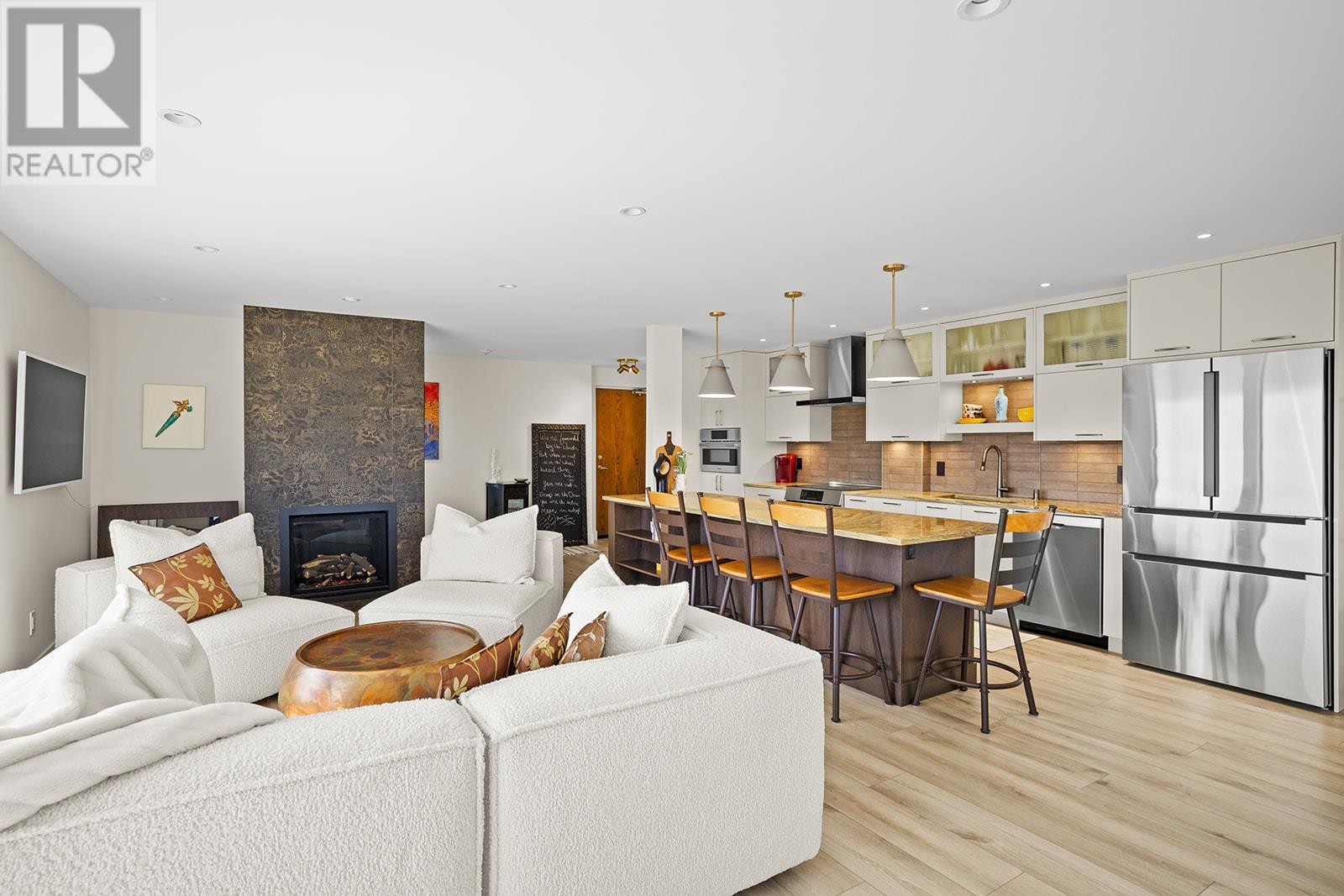 #1403 737 LEON AVENUE - Image 11