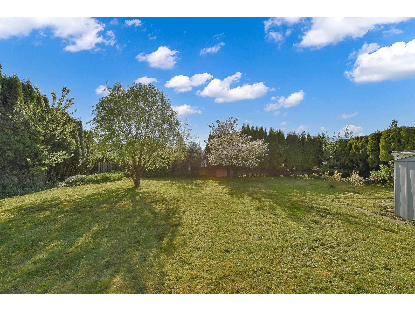 Photo 3 of 10113 Manor Drive Fairfield Island, Chilliwack BC