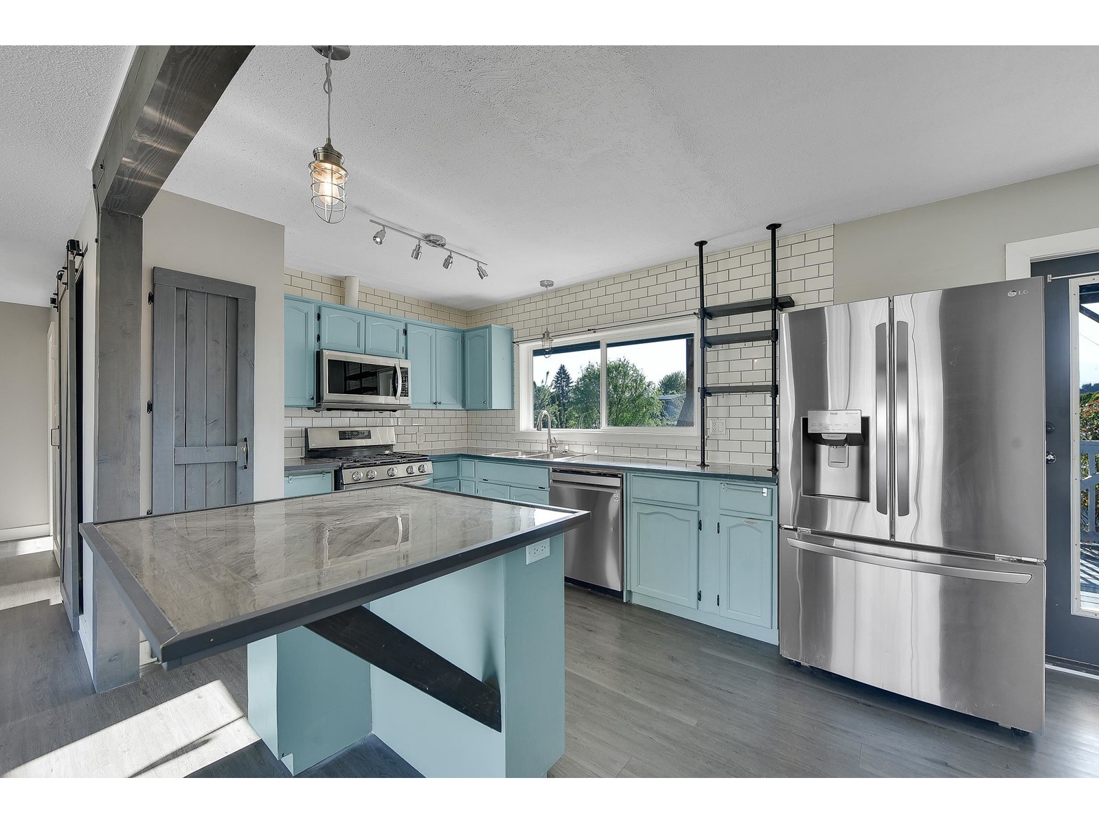 Photo 19 of 10113 Manor Drive Fairfield Island, Chilliwack BC