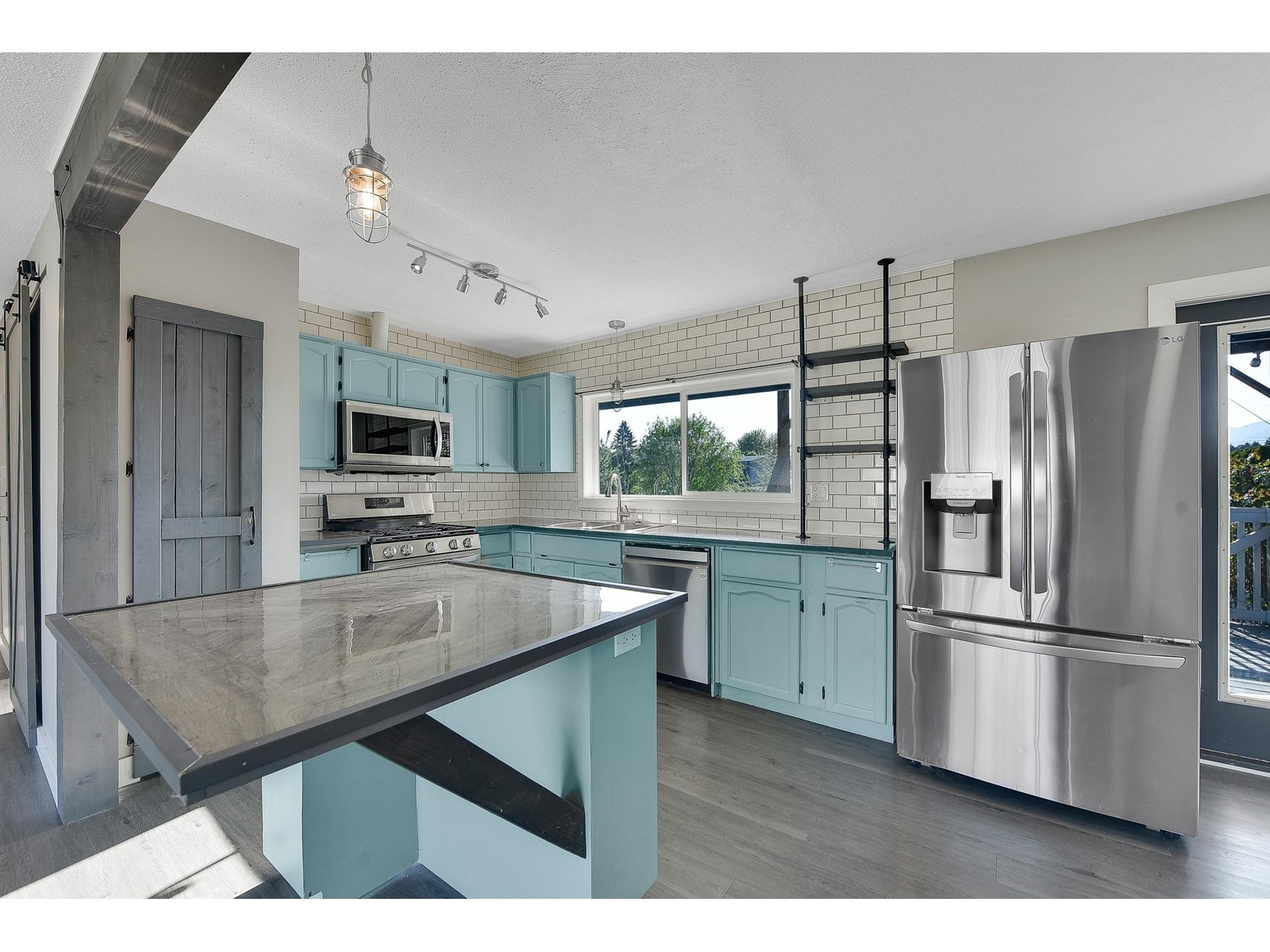 Photo 38 of 10113 Manor Drive Fairfield Island, Chilliwack BC