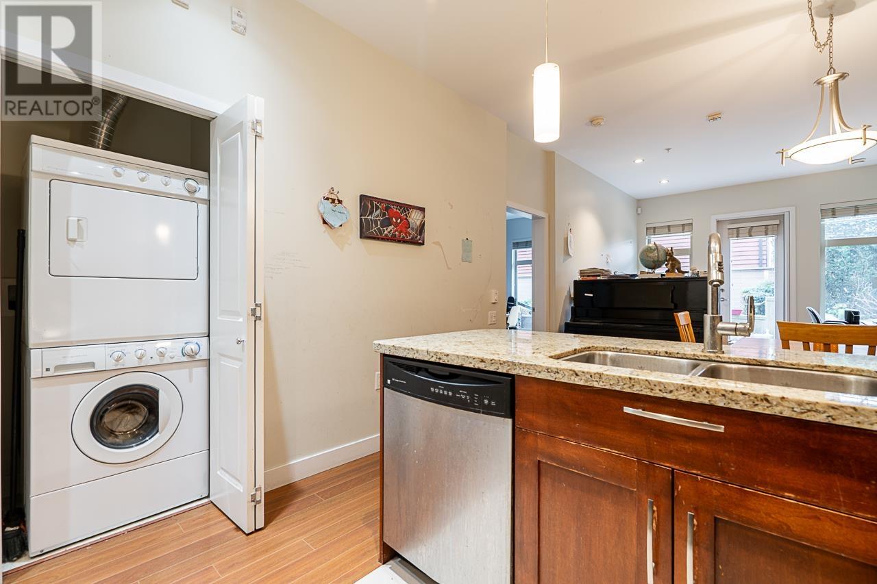 107 116 W 23RD STREET, North Vancouver