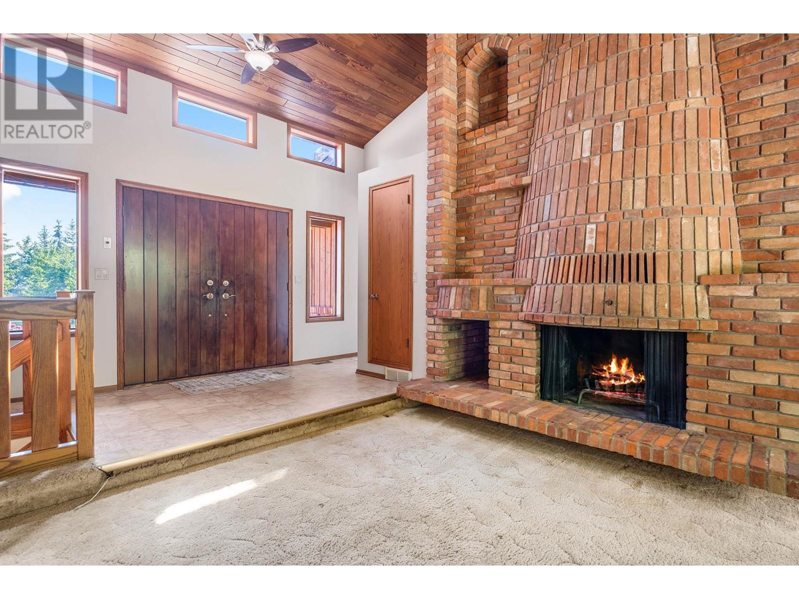 4977 Elliott Avenue, Peachland