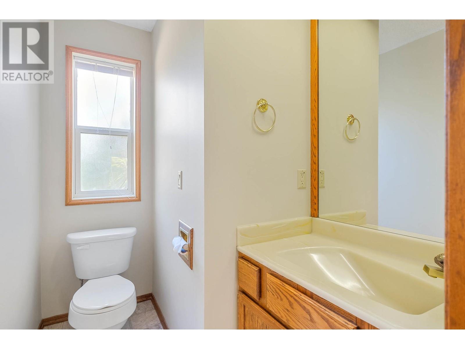 4977 Elliott Avenue, Peachland