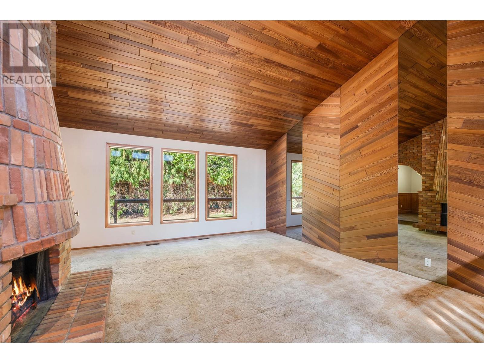 4977 Elliott Avenue, Peachland