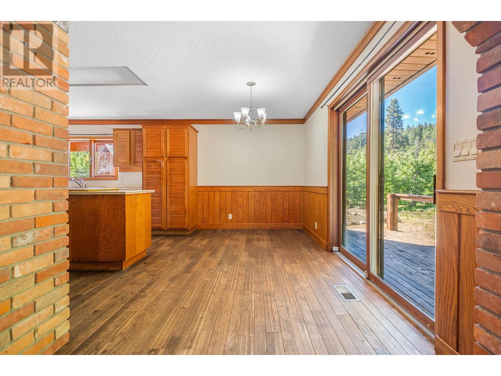 4977 Elliott Avenue, Peachland