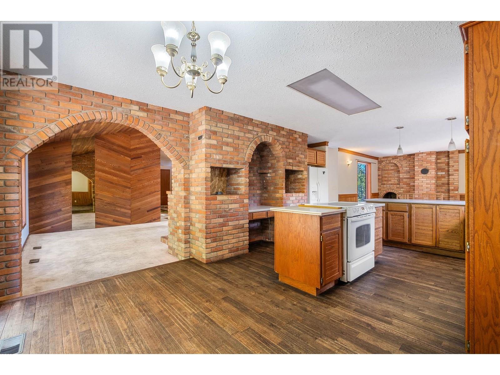 4977 Elliott Avenue, Peachland