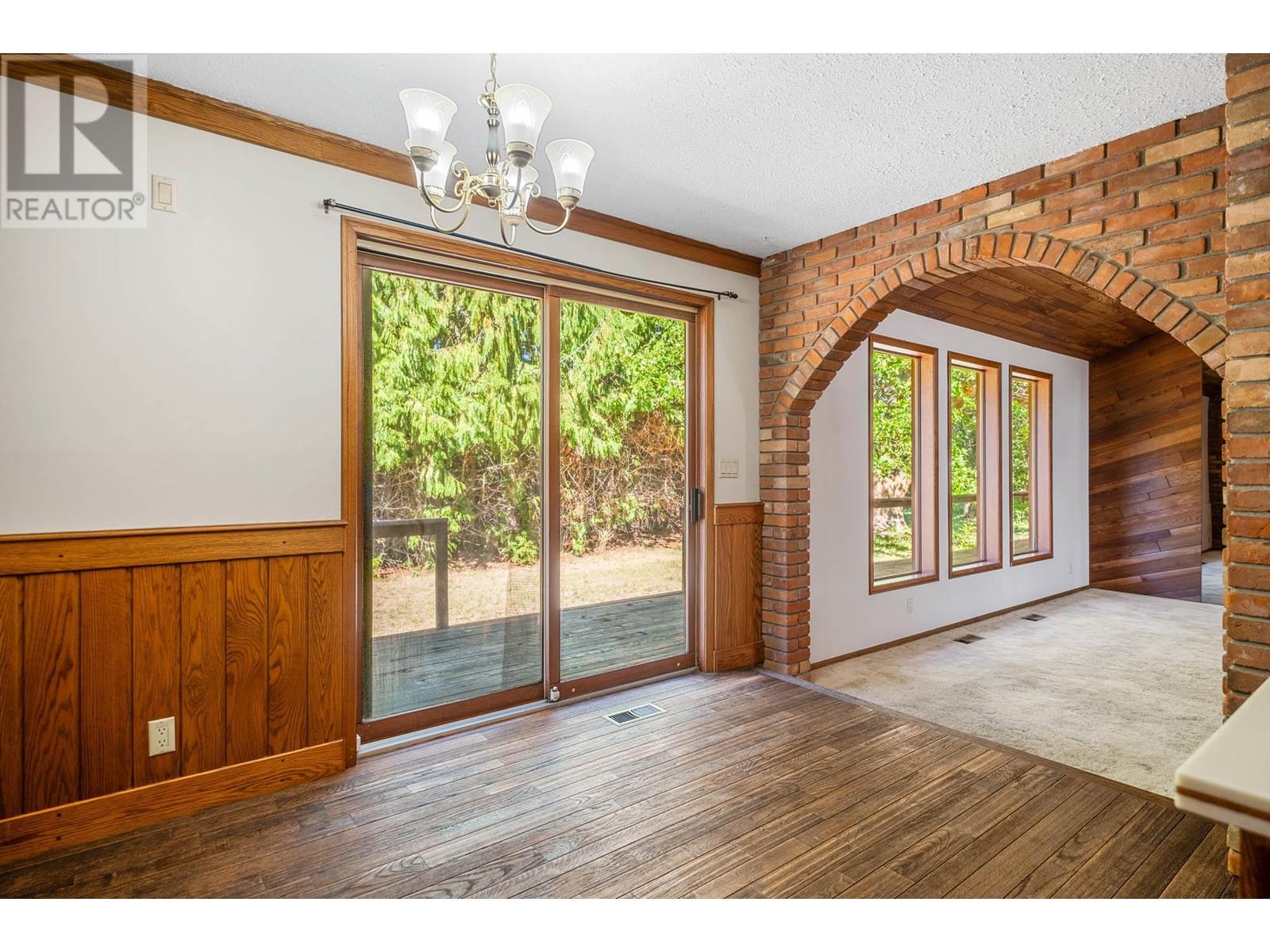 4977 Elliott Avenue, Peachland
