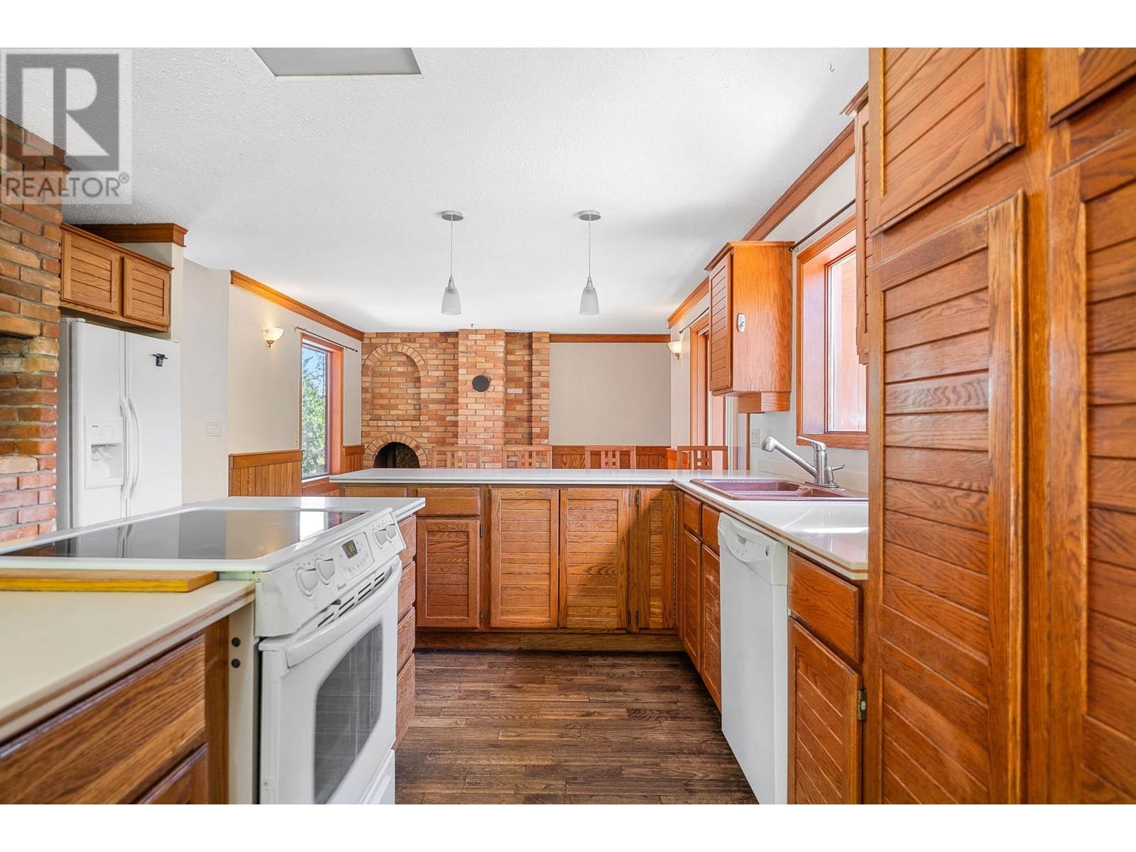 4977 Elliott Avenue, Peachland