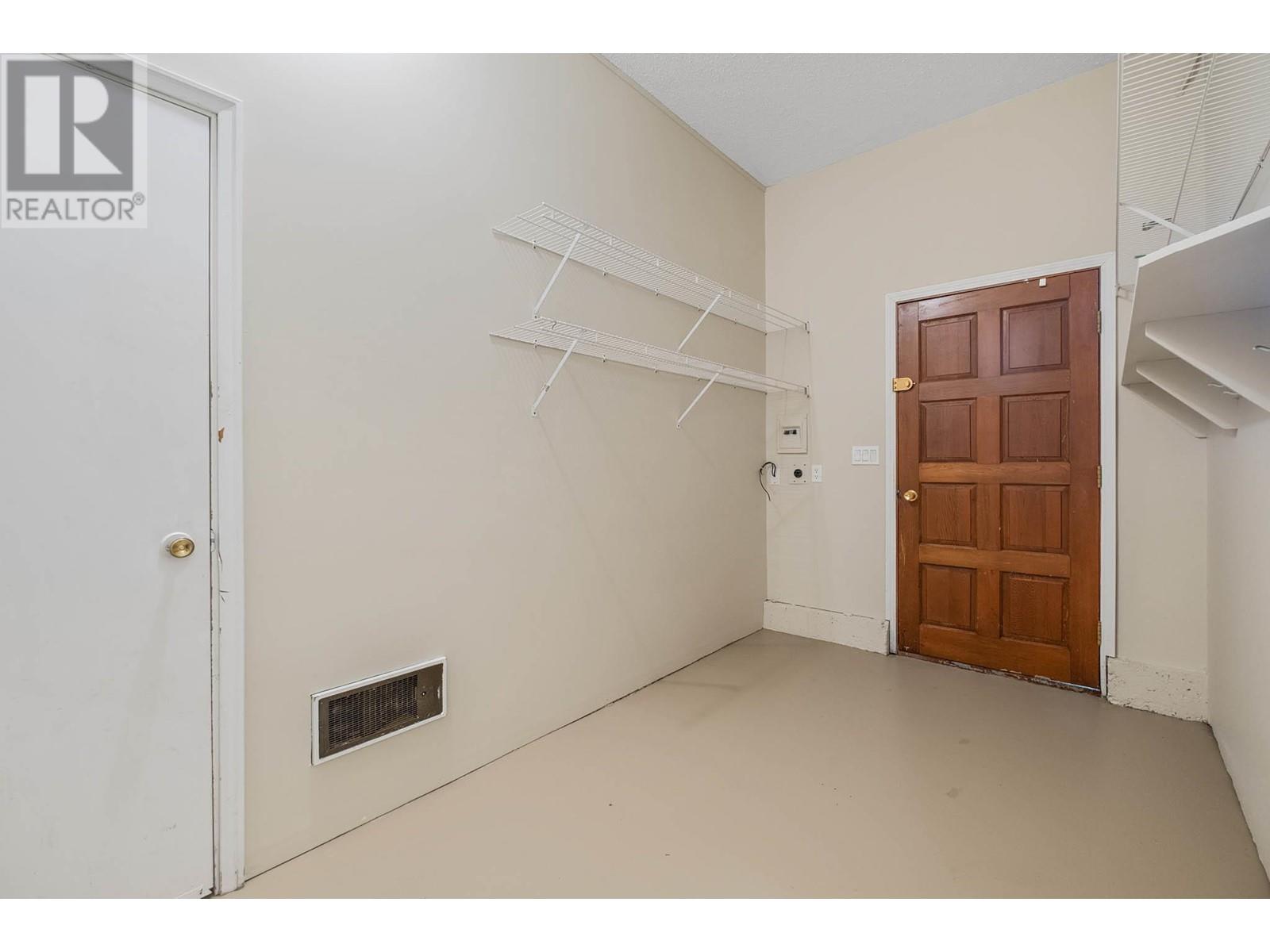 4977 Elliott Avenue, Peachland