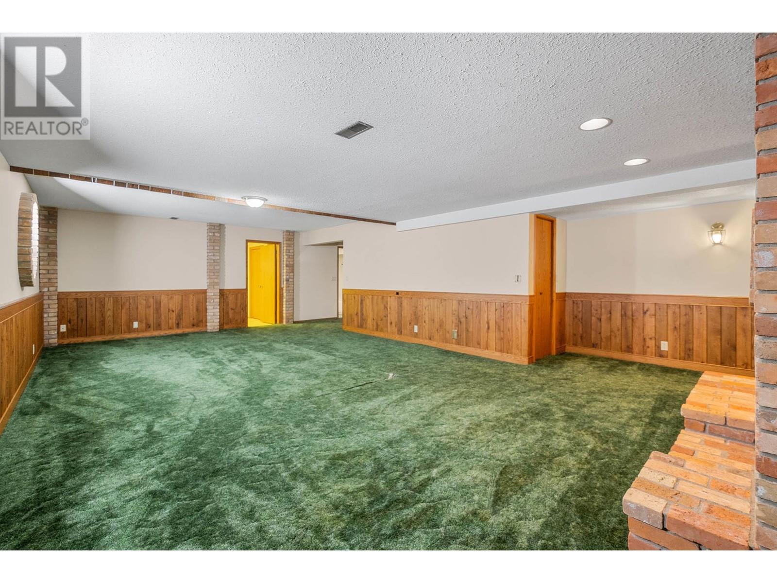 4977 Elliott Avenue, Peachland