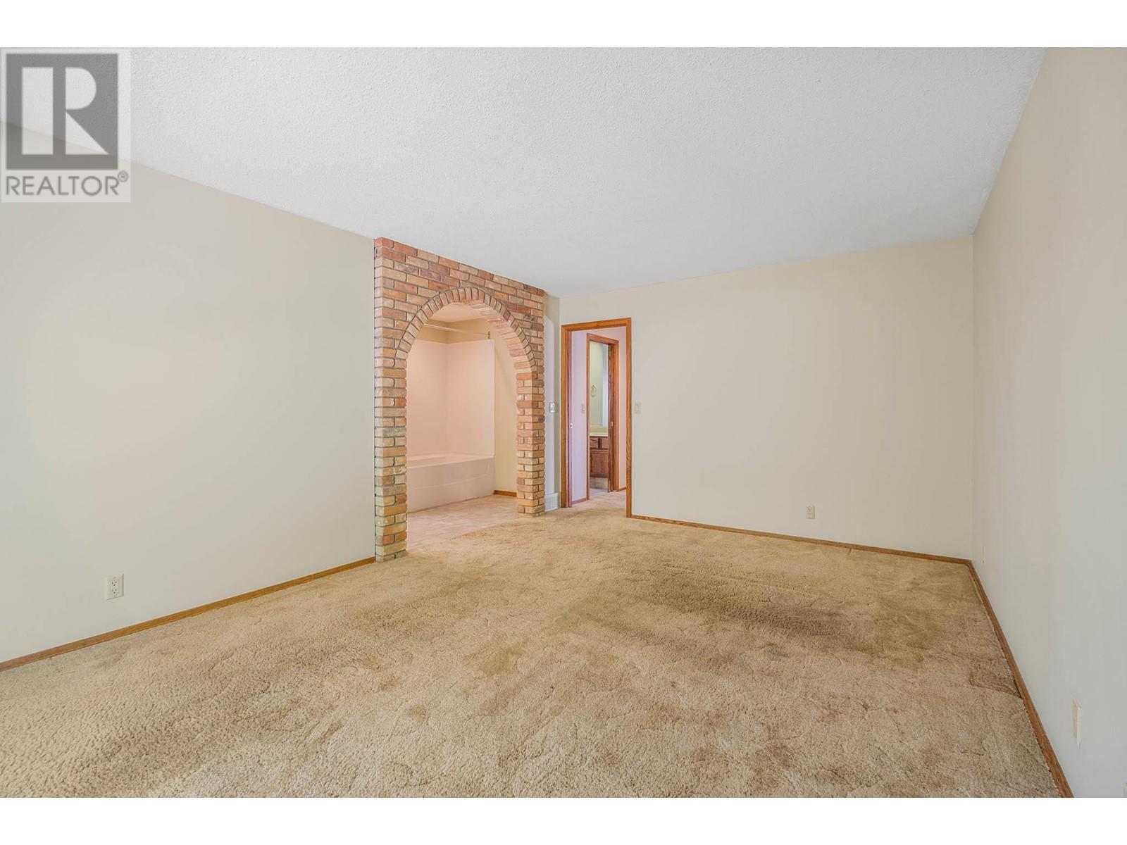 4977 Elliott Avenue, Peachland