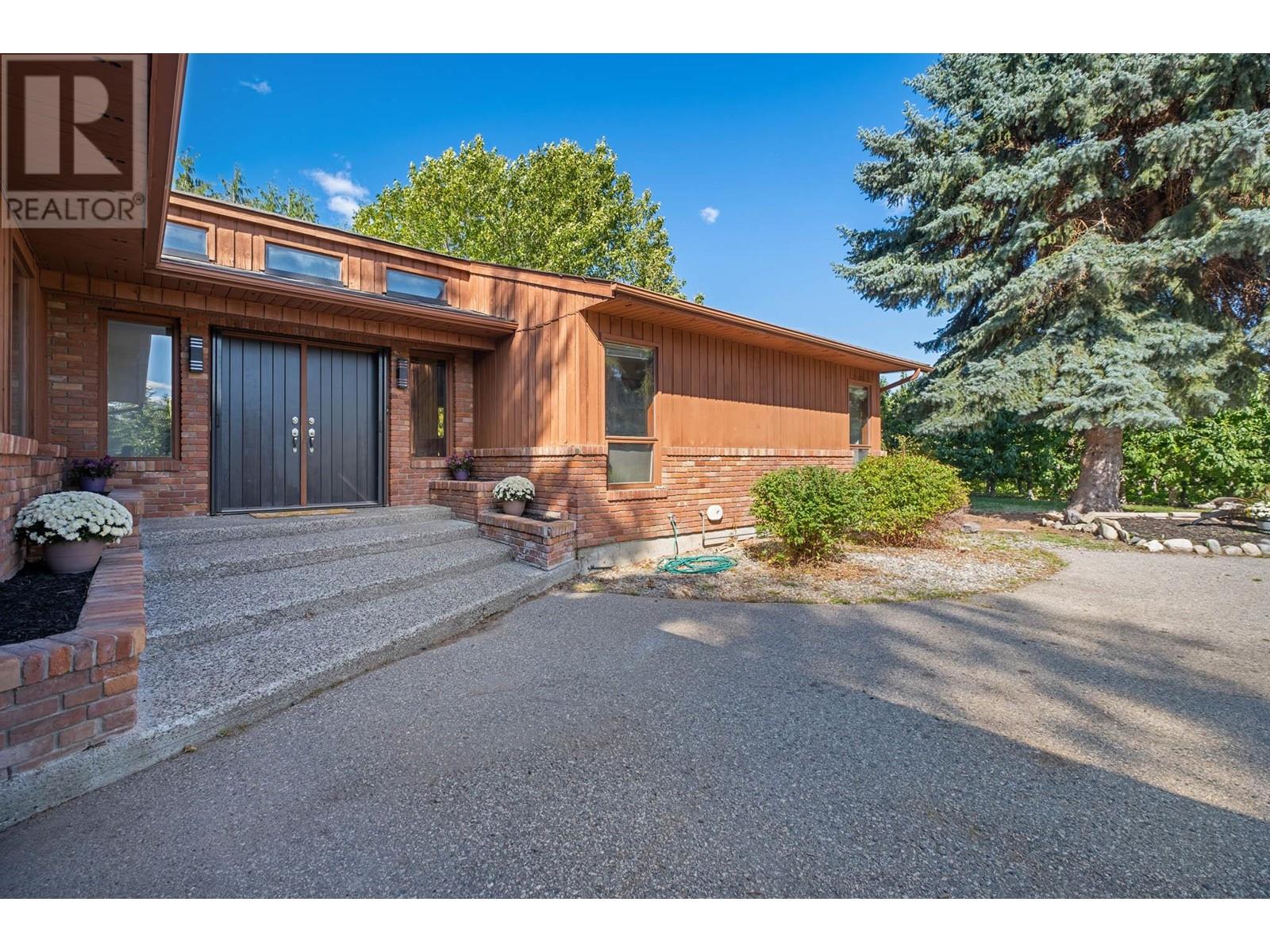 4977 Elliott Avenue, Peachland