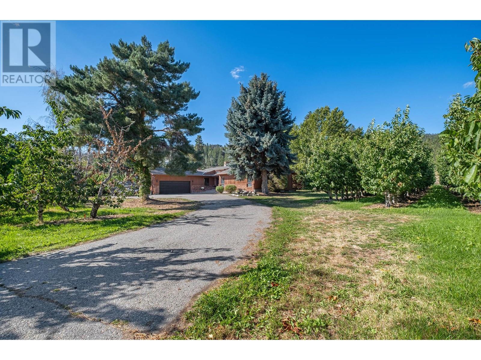 4977 Elliott Avenue, Peachland