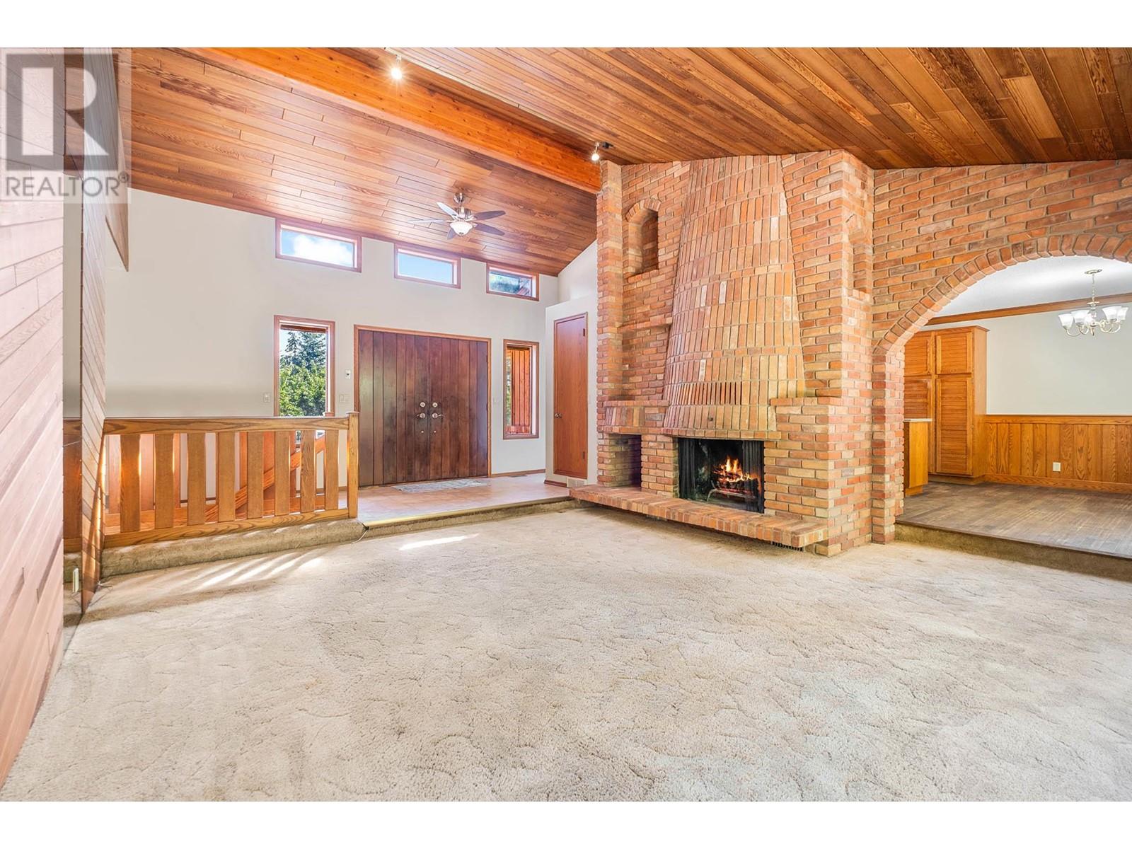 4977 Elliott Avenue, Peachland