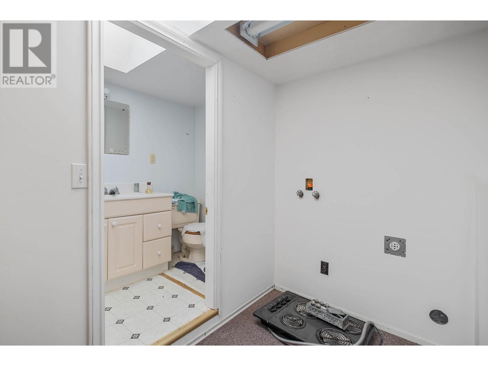 4977 Elliott Avenue, Peachland