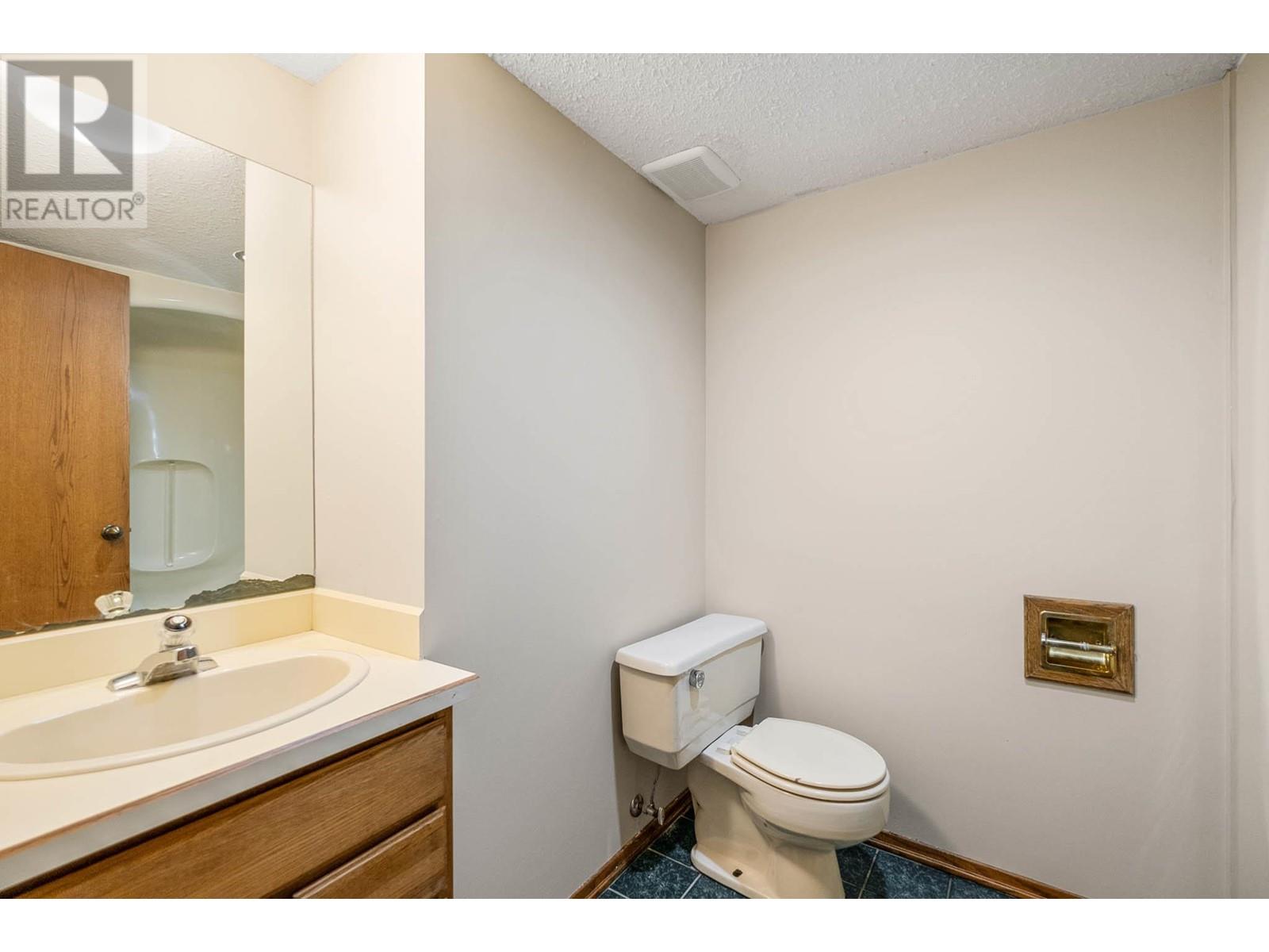 4977 Elliott Avenue, Peachland